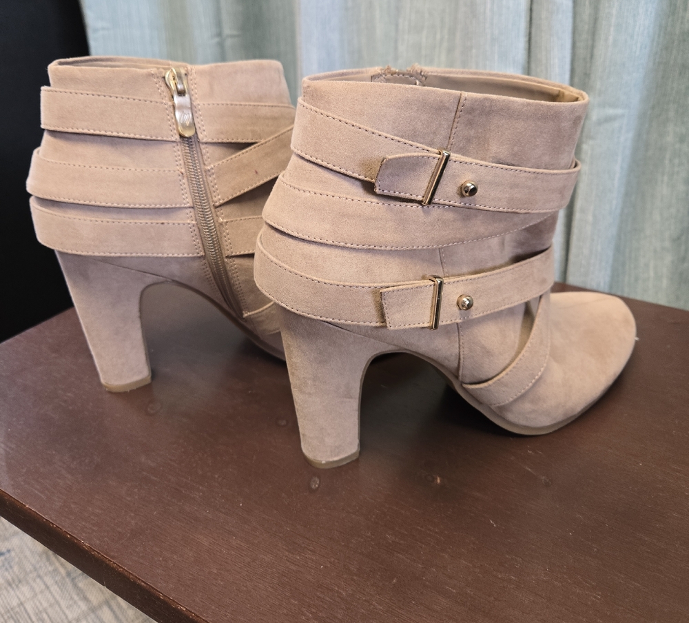 Sam & Libby Taupe 4" Heeled Boots NWOT